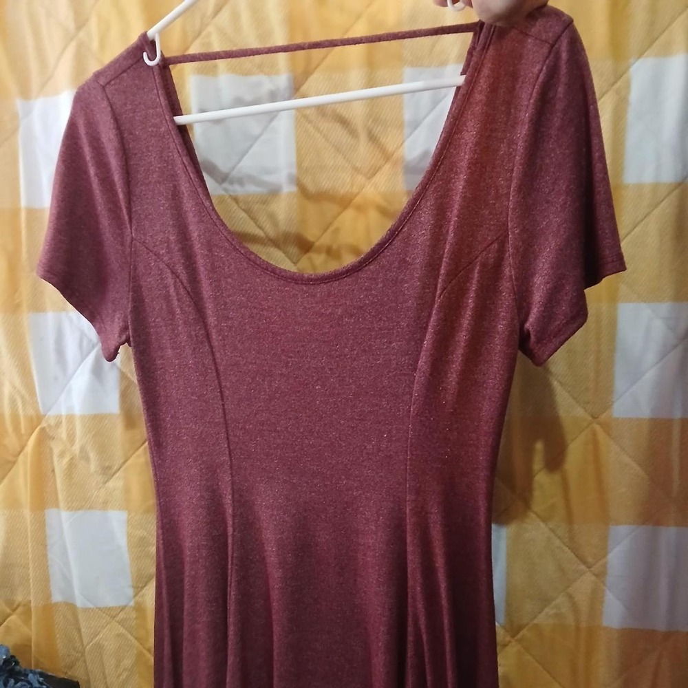 Burgundy Bodycon Dress Scoop Neck Short Sleeved - Picture 2 of 4